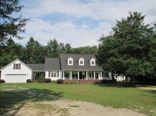 1268 Freedom Ln, Manning, SC 29102