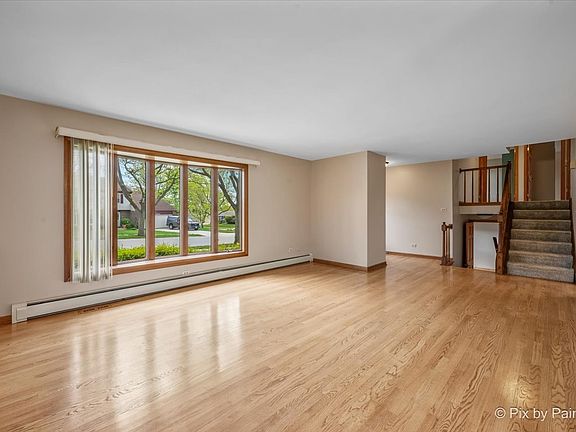 5th image of 262 Woodville Ln