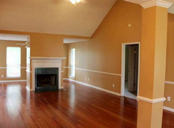 3rd image of 4023 Dowling Dr