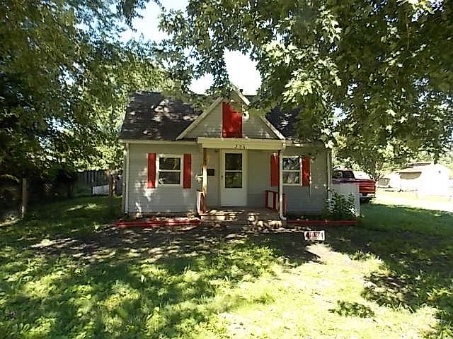 1st image of 204 N Church St