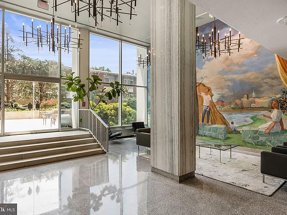 4th image of 604 S Washington Sq #36-811