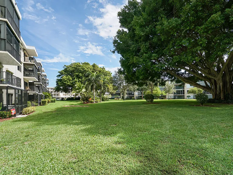 300 N Highway A1A #F306 — Photo 18