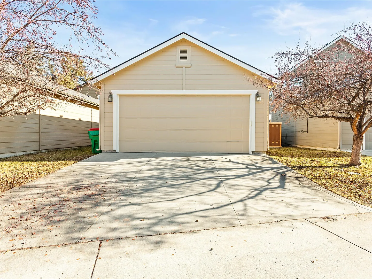 3 bed, 2.5 bath, 1751 sqft, $2,500 — Photo 3