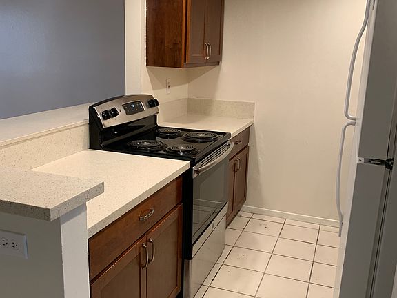4th image of 1205 N Ross St APT 31