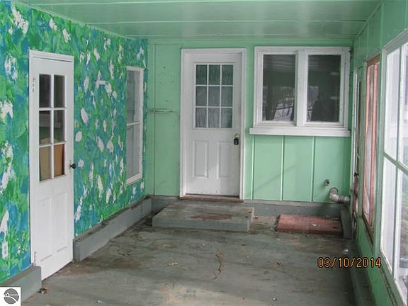 3rd image of 724 Indian Trail Blvd