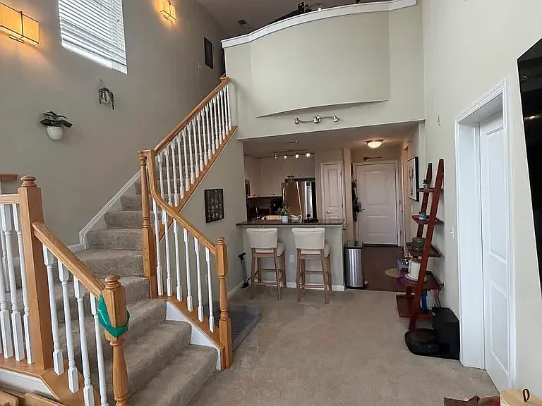 1 bed, 930 sqft, $2,816 — Photo 4
