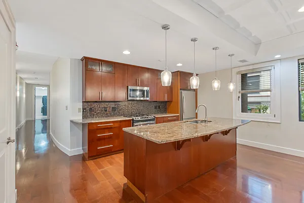 333 S Salina St #1 — Photo 7