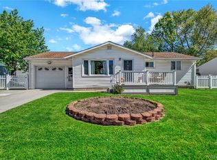 6497 Colonial Dr, Lockport, NY 14094