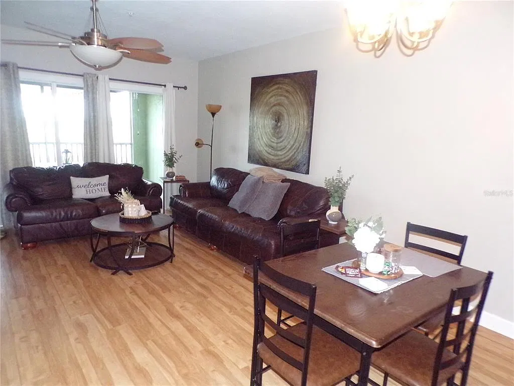 2 bed, 2.0 bath, 996 sqft, $1,500 — Photo 2