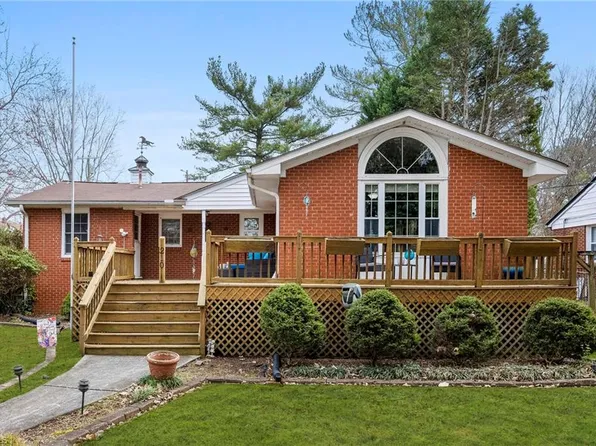 210 Avondale Dr, Lexington, NC 27295