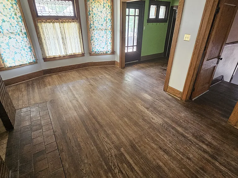 567 Hague St #567 — Photo 2