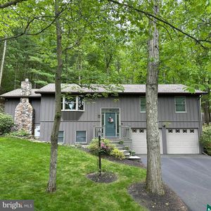 8201 Michaux Dr, Fayetteville, PA, 17222