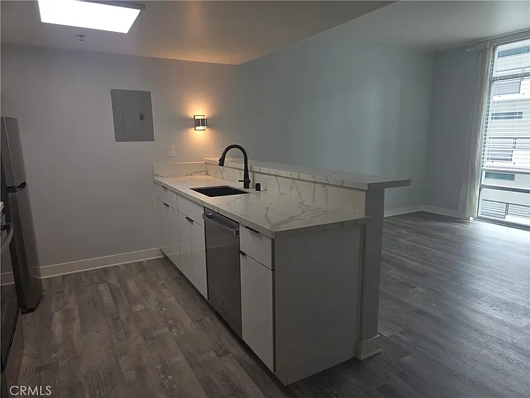 425 W Beech St #433 — Photo 3