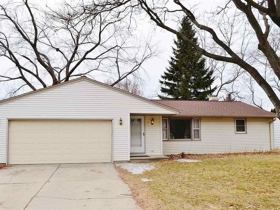 1st image of 1555 Forest Glen Dr