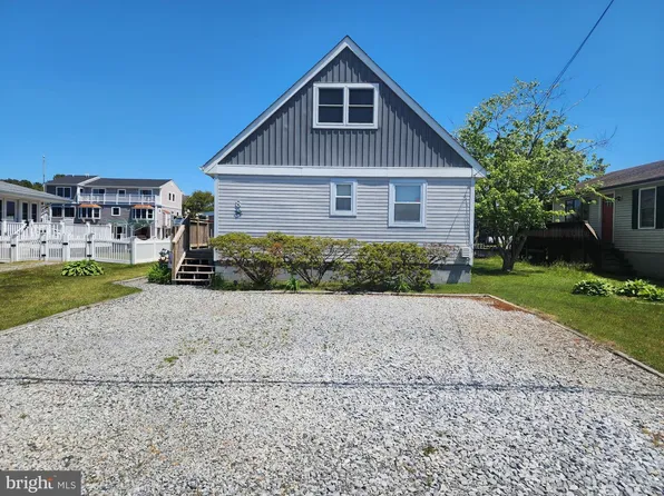8 S Anchorage Ave, Bethany Beach, DE 19930