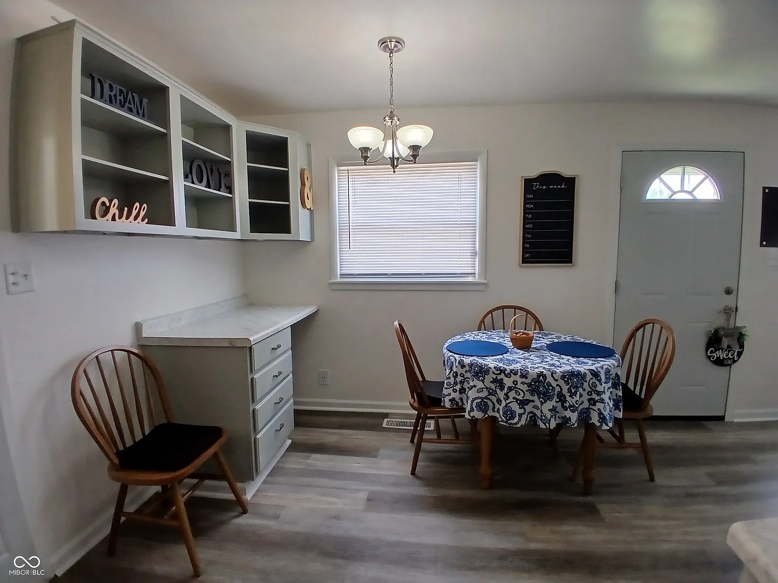 3 bed, 1.0 bath, 1040 sqft, $1,750 — Photo 3