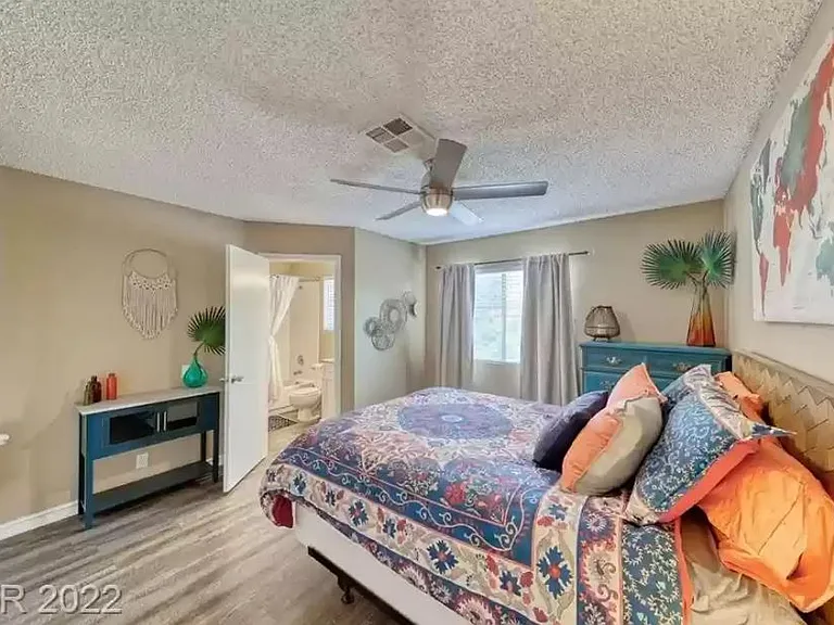 533 Meadbury Dr — Photo 30