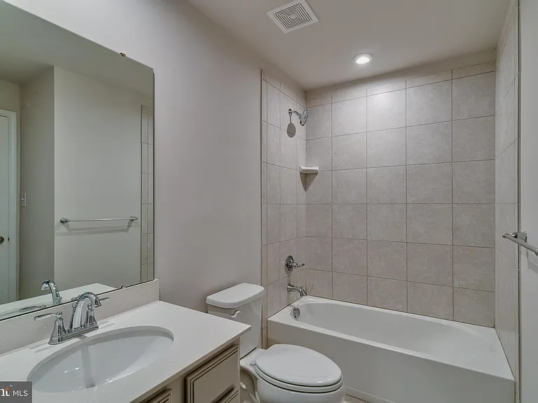 124 Bishop Way — Photo 20
