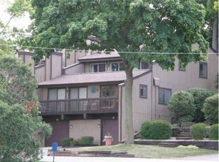 12 Mineola Rd, Fox Lake, IL 60020