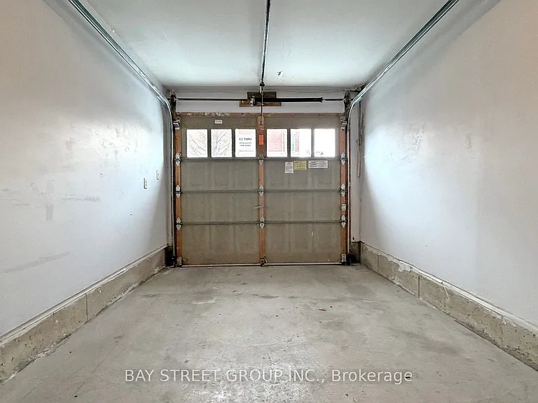 3975 Eglinton Ave W #13 — Photo 15