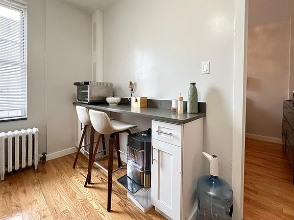 2nd image of 3070 32nd St APT 6