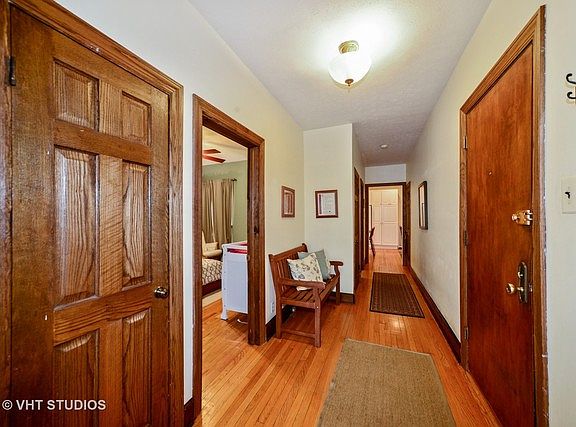 2nd image of 1258 W Columbia Ave APT 1W