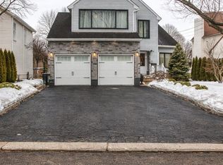 112 W Willow St, Colonia, NJ 07067