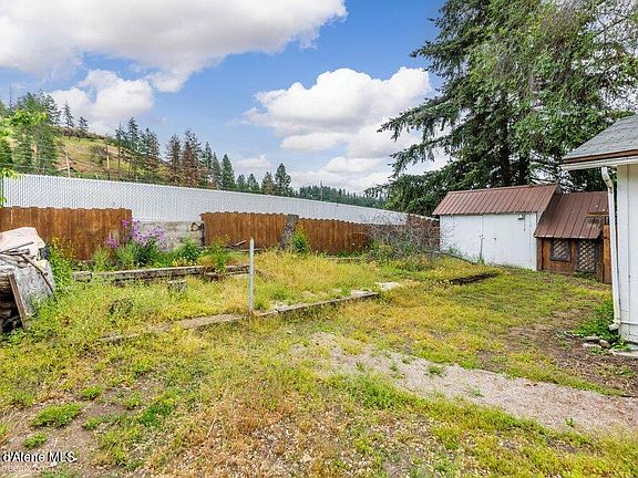 2nd image of 1848 N Burl Ln