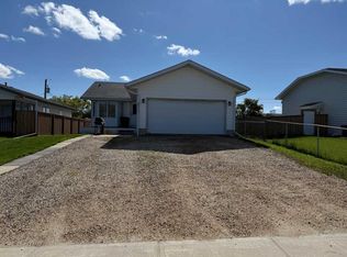 9713 N 105th Ave, Grande Prairie County No. 1, AB T8X 5E6