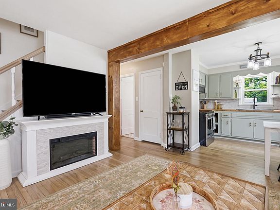 5th image of 44 Letchworth Ave