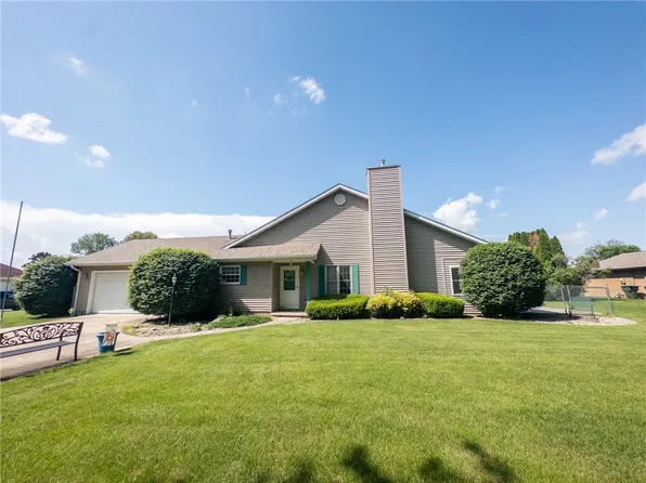3001 Golf Cir, Danville, IL 61832