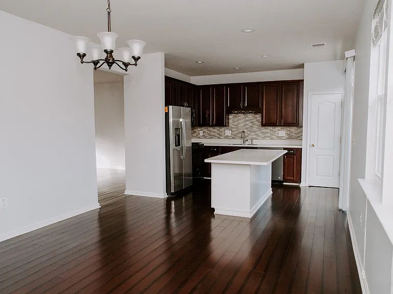 110 Quinton Oaks Cir — Photo 6