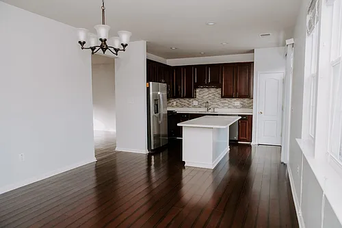 110 Quinton Oaks Cir Photo 1