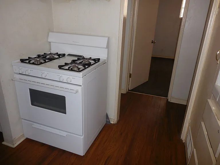 701 W Yandell Dr #1 — Photo 8