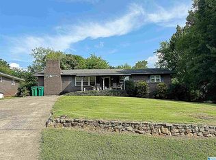 967 7th Pl, Pleasant Grove, AL 35127