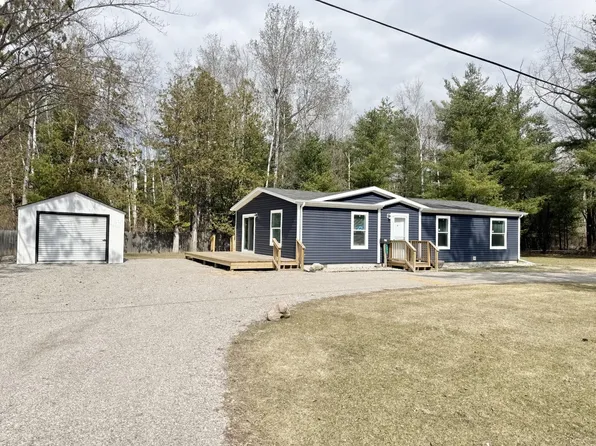 1375 Estey Rd, Beaverton, MI 48612