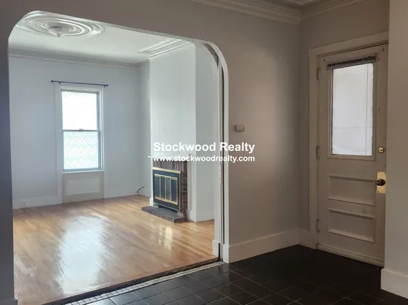 381 Dorchester St, South Boston, MA 02127