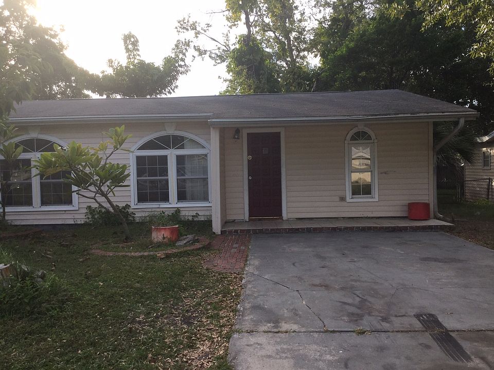 1st image of 5820 42nd St N