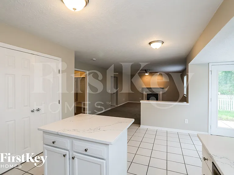 935 Grandstone Ct — Photo 10