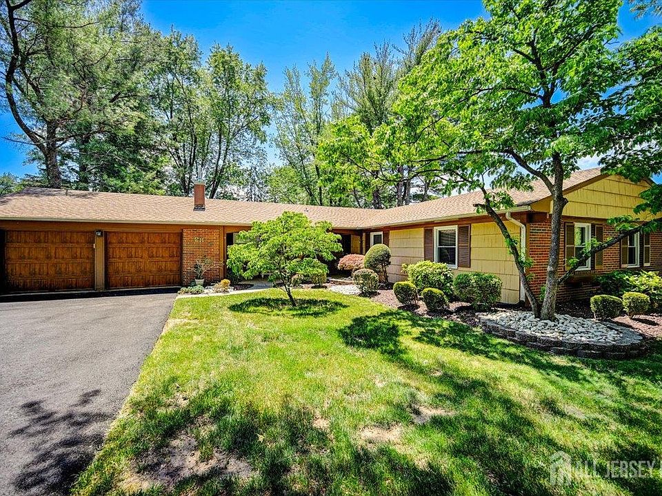 1st image of 28 Morningside Dr