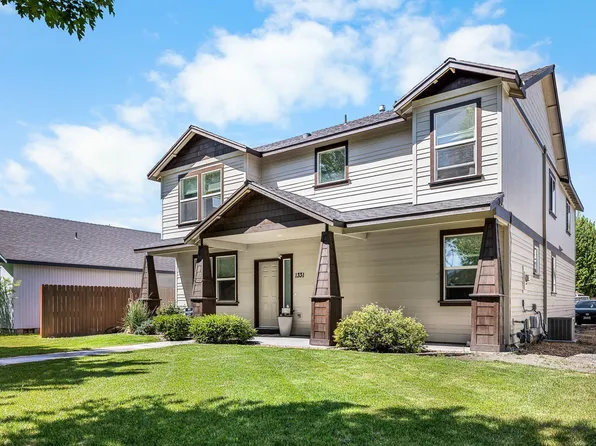 1331 NE 4th St, Redmond, OR 97756