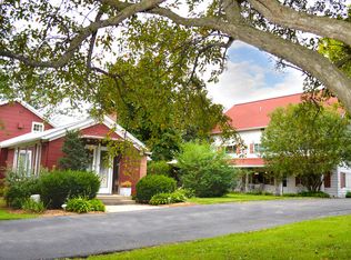 576 E Merrill Rd, Sugar Grove, IL 60554