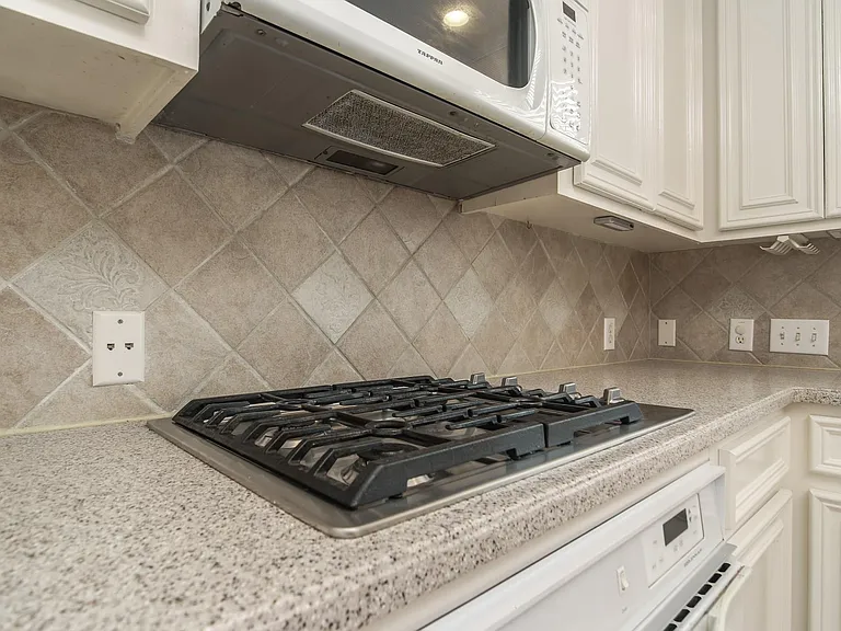 1414 Crocker St — Photo 11