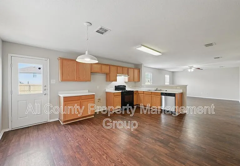 4909 Wildcreek Way — Photo 2
