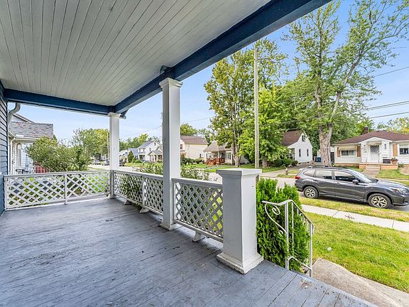 3rd image of 1415 W 20th St