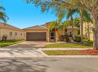4017 Sapphire Ln, Weston, FL 33331