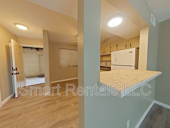 5th image of 4304 Fairview Ave APT C