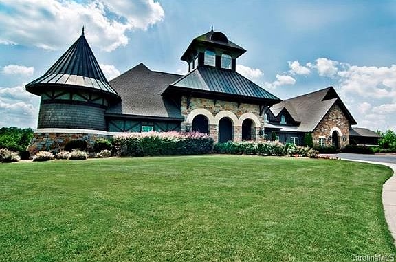 The Palisades Clubhouse