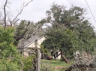 426 Club Lake Dr, Rockport, TX 78382