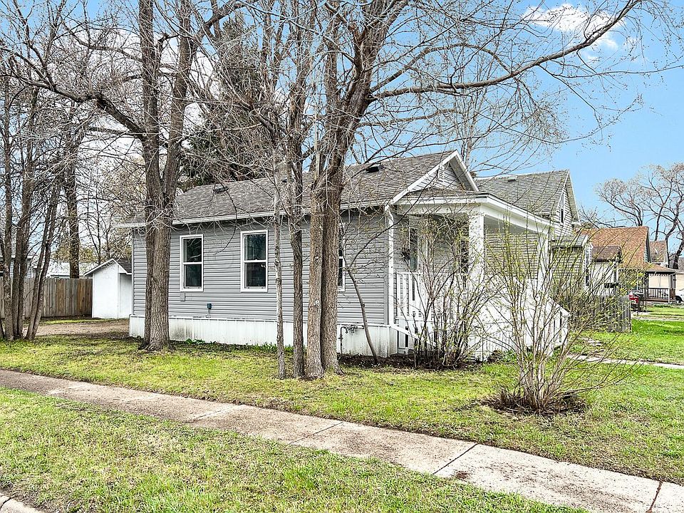 1402 2nd Ave N, Moorhead, MN 56560 Zillow